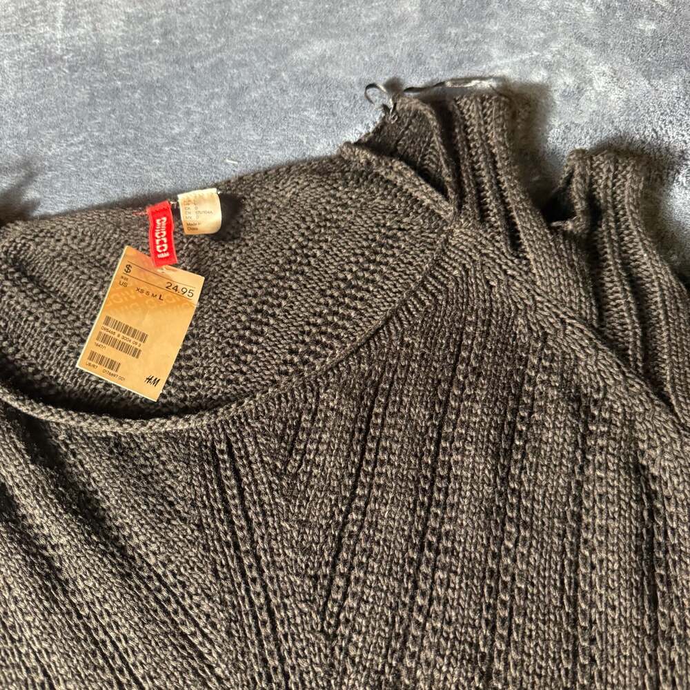 Divided H&M Cold-Shoulder Long Sleeve Ribbed Knit Sweater
